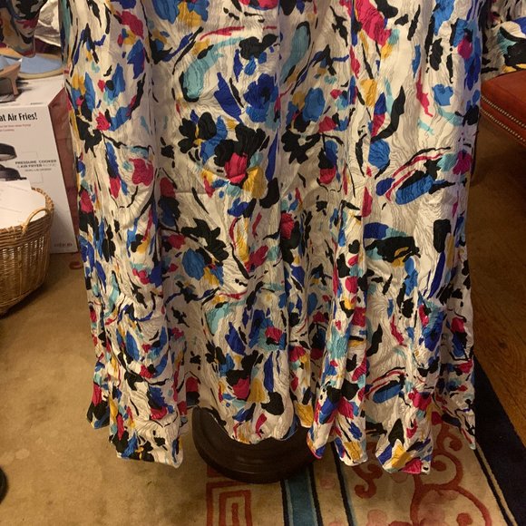 Beautiful Silk Print Dress - Picture 3 of 4